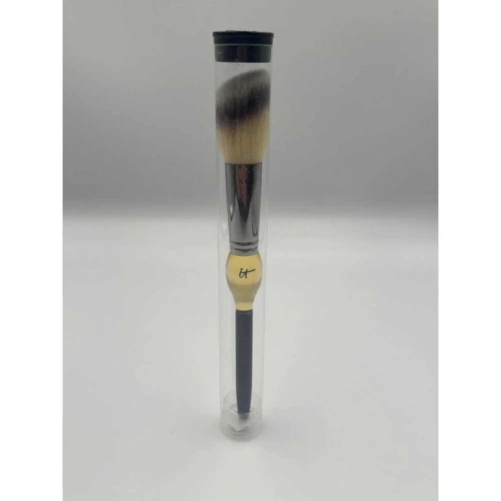 IT Cosmetics Heavenly Luxe French Boutique Blush Brush No. 4 Angled Synthetic